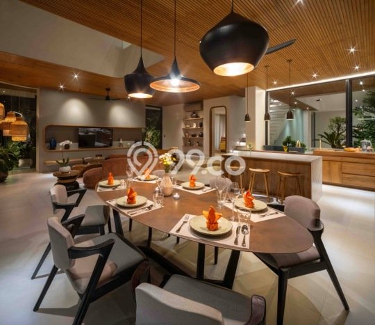 LOKASI PREMIUM! Vila di , Luas 450m2m², Akses Mudah Pusat Kota LOKASI PREMIUM! Vila di , Luas 450m2m², Akses Mudah Pusat Kota
