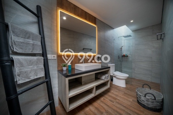 FOR SALE! Vila Kawasan , Luas 180m2m², Posisi Premium FOR SALE! Vila Kawasan , Luas 180m2m², Posisi Premium