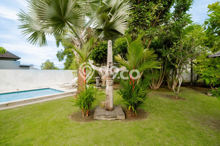 FOR SALE! Vila di , Area 935m2m², Posisi Strategis FOR SALE! Vila di , Area 935m2m², Posisi Strategis