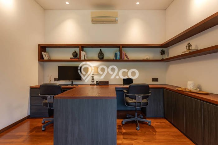 Vila Strategis Kawasan , Luas 1900m2m², Dekat ke beragam fasilitas Vila Strategis Kawasan , Luas 1900m2m², Dekat ke beragam fasilitas