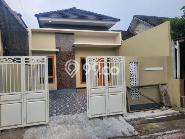 Hunian Cantik Modern Lb 80m2 di Wiyung, Surabaya Hunian Cantik Modern Lb 80m2 di Wiyung, Surabaya