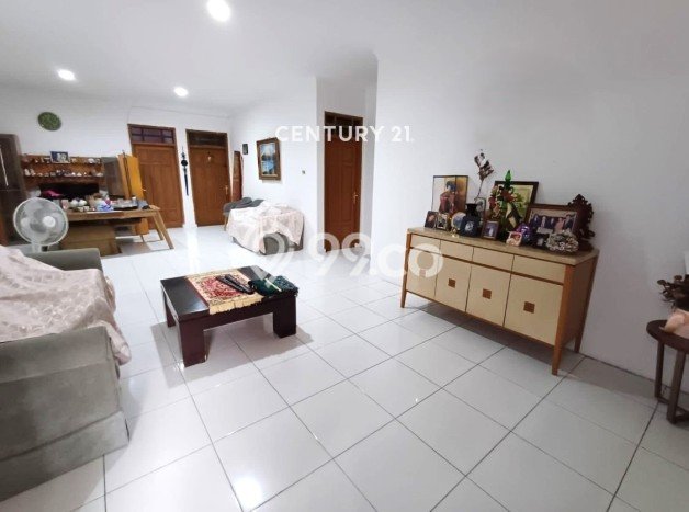 Dijual Rumah Luas Elegan Dengan View Eksklusif di Bintaro, Tangerang Selatan Dijual Rumah Luas Elegan Dengan View Eksklusif di Bintaro, Tangerang Selatan
