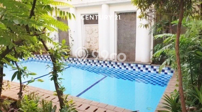 Siap Huni Rumah Mewah 8 Kamar di Kebayoran Lama Dekat ke Mana Saja Siap Huni Rumah Mewah 8 Kamar di Kebayoran Lama Dekat ke Mana Saja