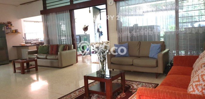 Siap Huni Hunian Elit 4 Kamar di Kebayoran Baru Dekat ke Mana Pun Siap Huni Hunian Elit 4 Kamar di Kebayoran Baru Dekat ke Mana Pun