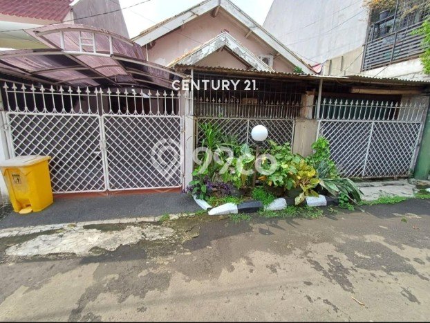 Dijual Rumah Luas Elegan Dengan View Eksklusif di Bintaro, Tangerang Selatan Dijual Rumah Luas Elegan Dengan View Eksklusif di Bintaro, Tangerang Selatan