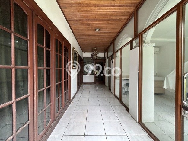 Hunian Mewah LB 495m2 Siap Pakai Desain Elegan di patra kuningan, Jakarta Selatan Hunian Mewah LB 495m2 Siap Pakai Desain Elegan di patra kuningan, Jakarta Selatan