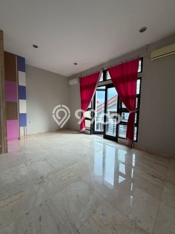 Jual Rumah Mewah Elegan Dengan View Cantik di Pulomas, Jakarta Timur Jual Rumah Mewah Elegan Dengan View Cantik di Pulomas, Jakarta Timur