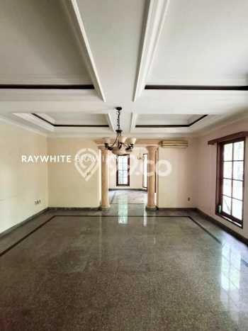 Jual Rumah Mewah Megah Dengan View Eksklusif di Wijaya, Jakarta Selatan Jual Rumah Mewah Megah Dengan View Eksklusif di Wijaya, Jakarta Selatan