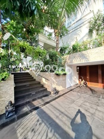 Hunian Modern Disewakan 7 Kamar di Kebayoran Baru Bisa Nego Hunian Modern Disewakan 7 Kamar di Kebayoran Baru Bisa Nego