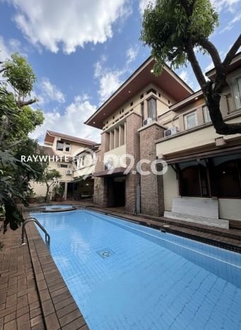 Rumah Elit Modern Tanpa Renovasi di Kemang Jakarta Selatan Rumah Elit Modern Tanpa Renovasi di Kemang Jakarta Selatan
