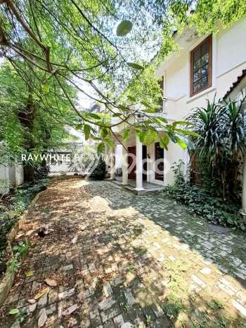 Jual Rumah Mewah Megah Dengan View Eksklusif di Wijaya, Jakarta Selatan Jual Rumah Mewah Megah Dengan View Eksklusif di Wijaya, Jakarta Selatan