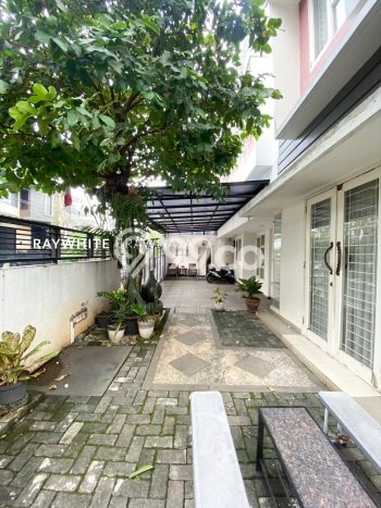 For Sale! Luxury House LT 260m2 Desain Modern di Pondok Indah For Sale! Luxury House LT 260m2 Desain Modern di Pondok Indah