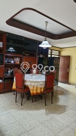 Rumah Elit Modern Tanpa Renovasi di Setiabudi Jakarta Selatan Rumah Elit Modern Tanpa Renovasi di Setiabudi Jakarta Selatan