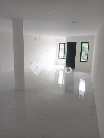Disewakan Ruko di Kawasan Ramai Depok II Luas 200m2 Disewakan Ruko di Kawasan Ramai Depok II Luas 200m2