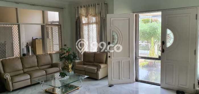 Rumah Elit Modern Siap Huni di Pantai Mutiara Jakarta Utara Rumah Elit Modern Siap Huni di Pantai Mutiara Jakarta Utara