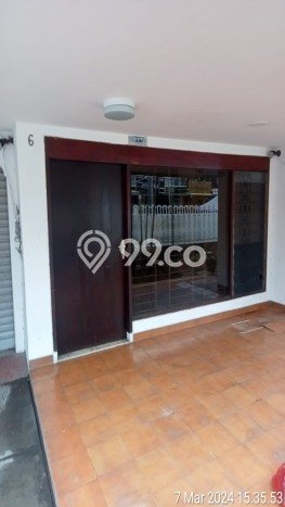 Dijual Rumah Luas Megah Dengan View Eksklusif di Tomang, Jakarta Barat Dijual Rumah Luas Megah Dengan View Eksklusif di Tomang, Jakarta Barat