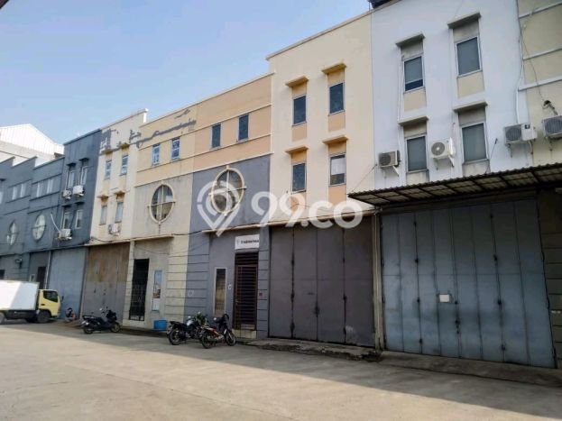 Untuk Dijual! Gudang di Pantai Indah Kapuk Jakarta Utara LT 240m2 / LB 34m2 Kawasan Strategis Untuk Dijual! Gudang di Pantai Indah Kapuk Jakarta Utara LT 240m2 / LB 34m2 Kawasan Strategis