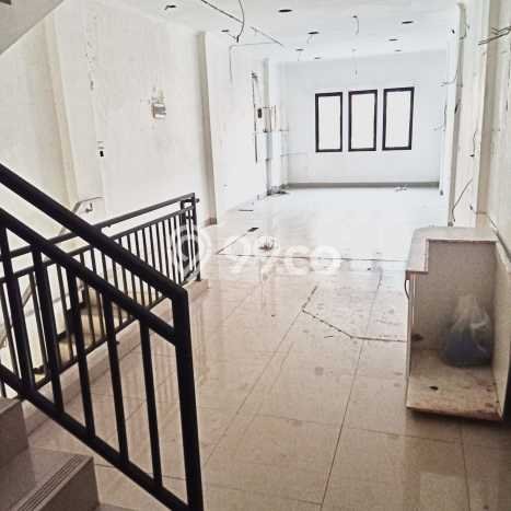 Unit Ruko Dijual di Jakarta Barat LT 96m2 & LB 190m2 Unit Ruko Dijual di Jakarta Barat LT 96m2 & LB 190m2