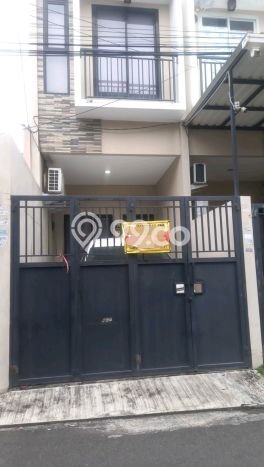 Rumah Minimalis 3 KT di Kedoya Selatan Jakarta Barat Semi Furnished Rumah Minimalis 3 KT di Kedoya Selatan Jakarta Barat Semi Furnished