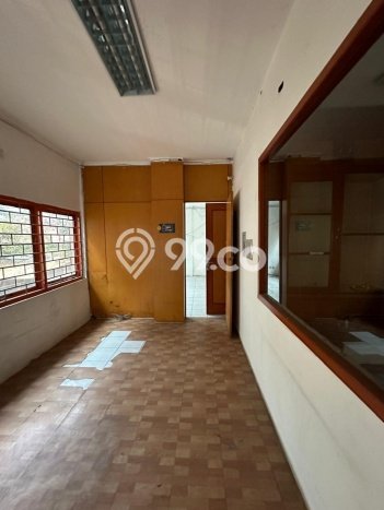 Disewakan Ruko di Kawasan Ramai Bandengan Luas 960m2 Disewakan Ruko di Kawasan Ramai Bandengan Luas 960m2
