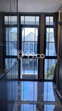 Rumah Elit LB 165m2 Siap Pakai Desain Elegan di BSD, Tangerang Rumah Elit LB 165m2 Siap Pakai Desain Elegan di BSD, Tangerang