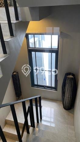 Rumah Elit LB 165m2 Siap Pakai Desain Elegan di BSD, Tangerang Rumah Elit LB 165m2 Siap Pakai Desain Elegan di BSD, Tangerang