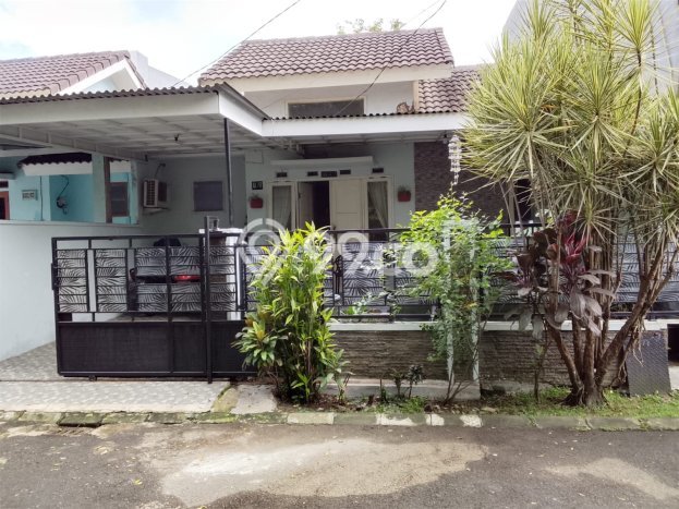 Rumah Luas Asri 3 KT Siap Pakai di Cikupa Citra Raya Tangerang Rumah Luas Asri 3 KT Siap Pakai di Cikupa Citra Raya Tangerang