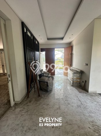 Dijual Rumah Premium dengan Fasilitas Sekitar Lengkap di Wiyung, Surabaya Dijual Rumah Premium dengan Fasilitas Sekitar Lengkap di Wiyung, Surabaya
