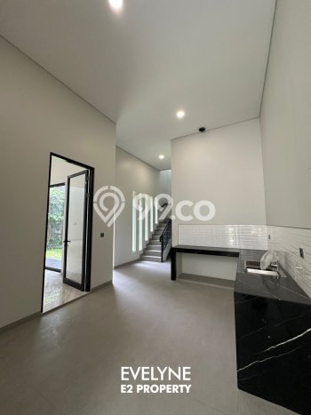 Dijual Rumah Luas Megah Dengan View Eksklusif di Pakuwon Indah, Surabaya Dijual Rumah Luas Megah Dengan View Eksklusif di Pakuwon Indah, Surabaya