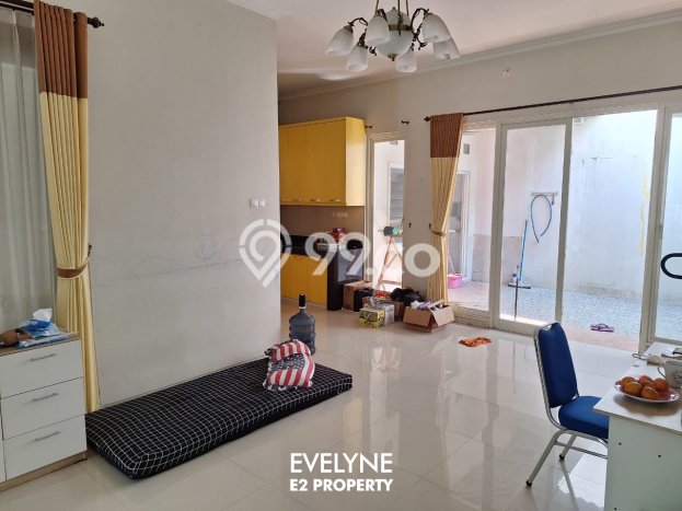 Hot Offer Hunian Mewah Ideal dan Luas di Wiyung, Surabaya Hot Offer Hunian Mewah Ideal dan Luas di Wiyung, Surabaya