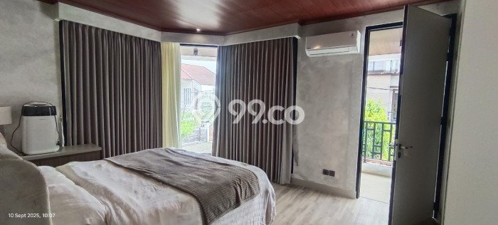 Dijual Rumah Mewah Megah Dengan View Eksklusif di Pondok Indah, Jakarta Selatan Dijual Rumah Mewah Megah Dengan View Eksklusif di Pondok Indah, Jakarta Selatan