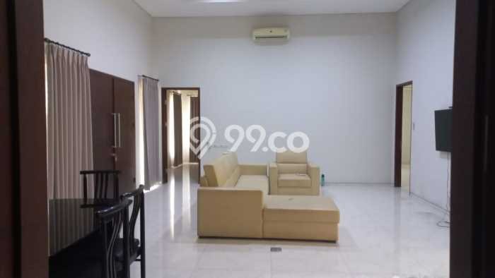 Lokasi strategis! Rumah siap huni dikontrakkan di Dukuh Pakis LB 280m2 Lokasi strategis! Rumah siap huni dikontrakkan di Dukuh Pakis LB 280m2