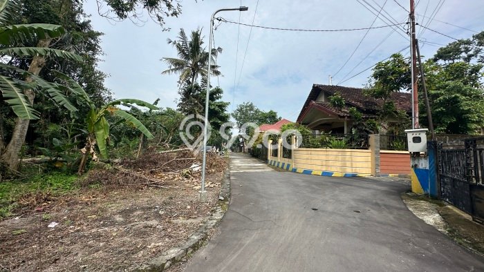 Lahan Kosong Dijual di Sleman dengan Area 114m2 Lahan Kosong Dijual di Sleman dengan Area 114m2