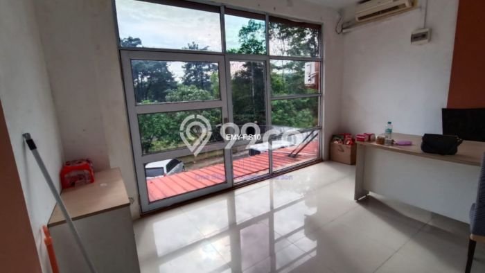 Ruko untuk Disewa di Pusat Batam Luas Bangunan 144m2 Ruko untuk Disewa di Pusat Batam Luas Bangunan 144m2