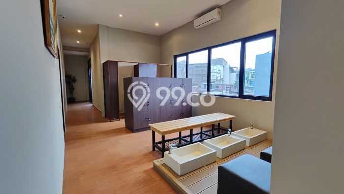 Unit Komersial Dijual di Karang Tengah Tangerang Luas Tanah 764m2, Luas Bangunan 700m2 Unit Komersial Dijual di Karang Tengah Tangerang Luas Tanah 764m2, Luas Bangunan 700m2