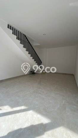 Ruko Disewa di BSD, Tangerang Selatan, LT 41m2 / LB 126m2 Ruko Disewa di BSD, Tangerang Selatan, LT 41m2 / LB 126m2