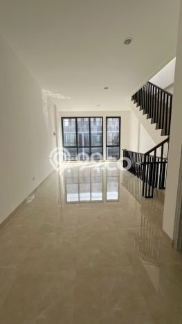 Ruko Disewa di BSD, Tangerang Selatan, LT 41m2 / LB 126m2 Ruko Disewa di BSD, Tangerang Selatan, LT 41m2 / LB 126m2
