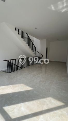 Ruko Disewa di BSD, Tangerang Selatan, LT 41m2 / LB 126m2 Ruko Disewa di BSD, Tangerang Selatan, LT 41m2 / LB 126m2