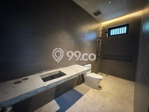 Rumah Mewah LB 360m2 Siap Huni Desain Elegan di Alam Sutera, Tangerang Rumah Mewah LB 360m2 Siap Huni Desain Elegan di Alam Sutera, Tangerang