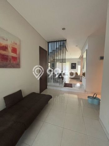 Rumah Mewah LB 200m2 Siap Pakai Desain Elegan di BSD The Green, Tangerang Rumah Mewah LB 200m2 Siap Pakai Desain Elegan di BSD The Green, Tangerang