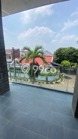 Hunian Mewah Siap Huni LT 200m2 di BSD, Tangerang Selatan Hunian Mewah Siap Huni LT 200m2 di BSD, Tangerang Selatan