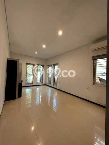 Rumah Mewah LB 351m2 Siap Pakai Desain Elegan di BSD City, Tangerang Rumah Mewah LB 351m2 Siap Pakai Desain Elegan di BSD City, Tangerang