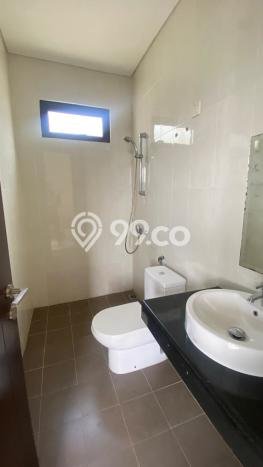 Rumah Luas Asri 4 KT Siap Huni di BSD Green Wich Tangerang Rumah Luas Asri 4 KT Siap Huni di BSD Green Wich Tangerang