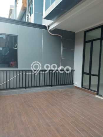 Disewakan Ruko di Kawasan Ramai Summarecon Bekasi Luas 189m2 Disewakan Ruko di Kawasan Ramai Summarecon Bekasi Luas 189m2