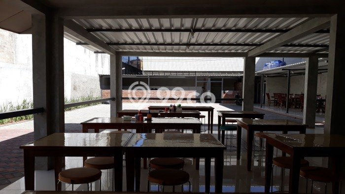 Rumah Luxury Modern Tanpa Renovasi di Gatot Subroto Bandung Rumah Luxury Modern Tanpa Renovasi di Gatot Subroto Bandung
