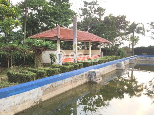 Rumah Mewah LB 1000m2 Siap Huni Desain Elegan di Ujungberung, Bandung Rumah Mewah LB 1000m2 Siap Huni Desain Elegan di Ujungberung, Bandung