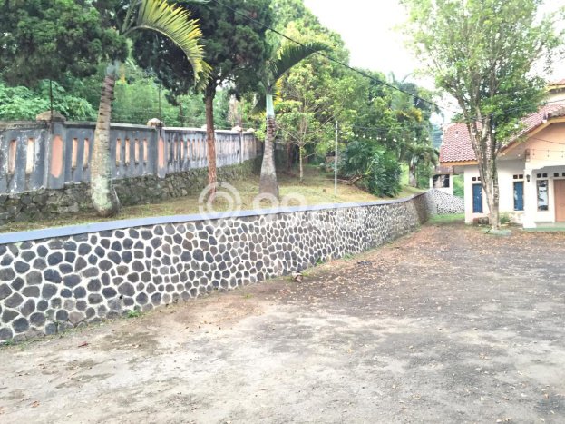 Rumah Mewah LB 1000m2 Siap Huni Desain Elegan di Ujungberung, Bandung Rumah Mewah LB 1000m2 Siap Huni Desain Elegan di Ujungberung, Bandung