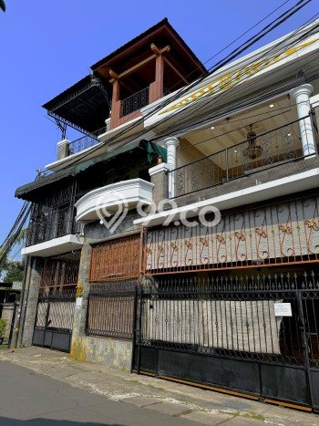 Jual Rumah Mewah Megah Dengan View Eksklusif di Bambu Apus, Jakarta Timur Jual Rumah Mewah Megah Dengan View Eksklusif di Bambu Apus, Jakarta Timur