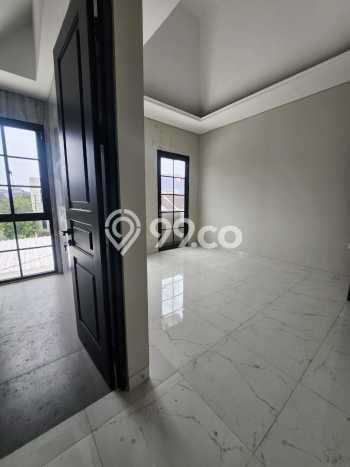 For Sale Hunian Rumah Terawat 3 Kamar di Sektor 7A/B-Gading Serpong, Tangerang For Sale Hunian Rumah Terawat 3 Kamar di Sektor 7A/B-Gading Serpong, Tangerang