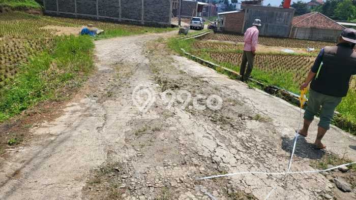 LOKASI STRATEGIS! Tanah di Soreang, Luas 448m², Akses Mudah LOKASI STRATEGIS! Tanah di Soreang, Luas 448m², Akses Mudah